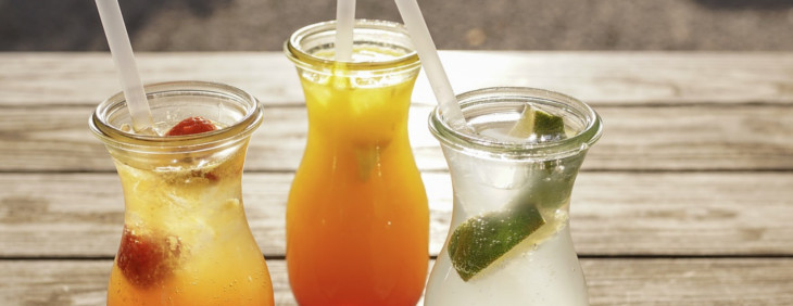 5 sposobów na letnie i orzeźwiające napoje z owocami